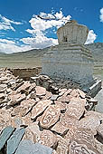Ladakh - Chorten and cairn of graved stones close to Tso Kar